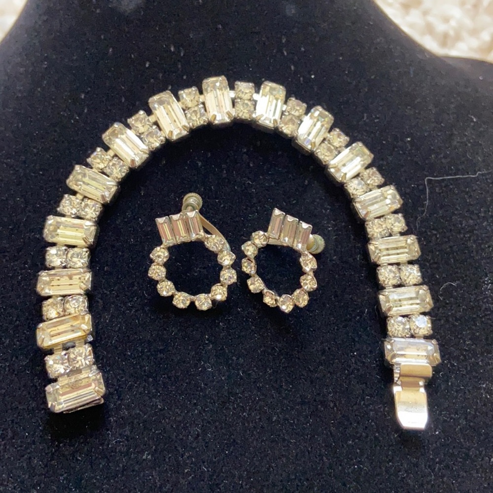 Vintage Weiss Bracelet and Earrings